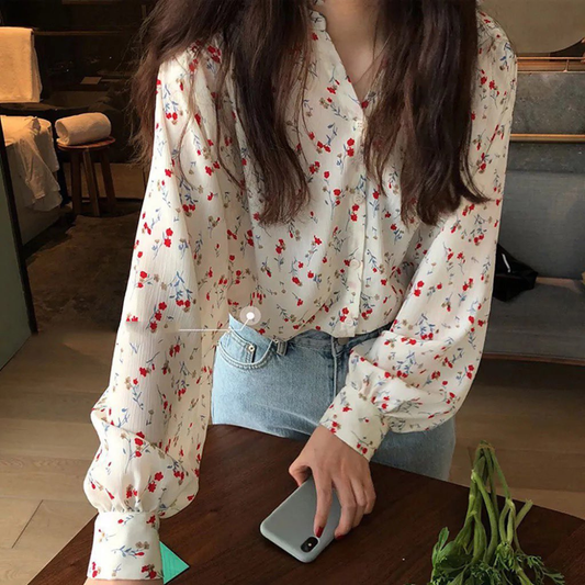 Blusa com Estampa Floral e Botões